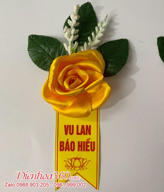 Hoa hồng cài áo vu lan