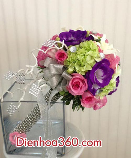 Hoa để bàn đám cưới