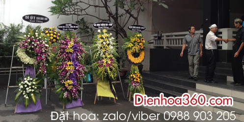 Hoa tang lễ Bệnh viện Bạch Mai
