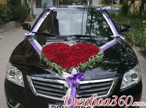 Mẫu xe hoa cưới đẹp, hoa hình tim