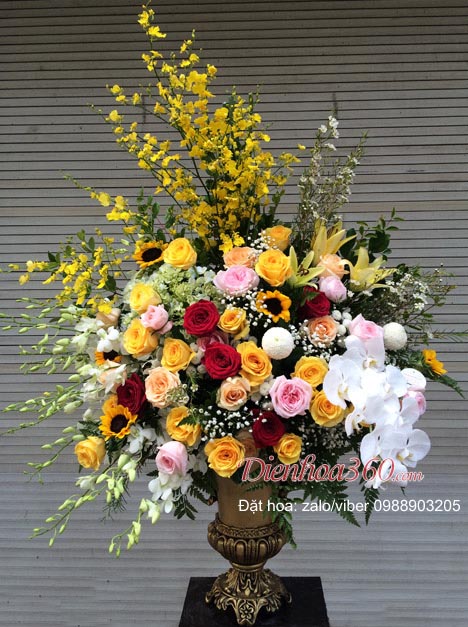 wedding greeting flowers