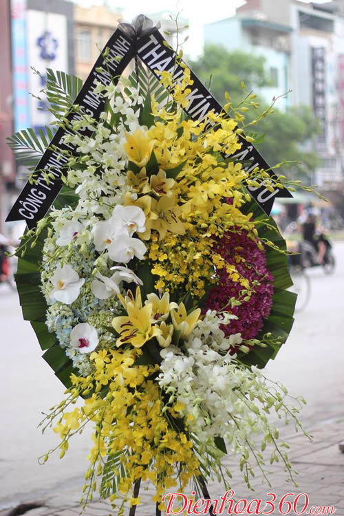 Vòng hoa chia buồn đám tang đẹp