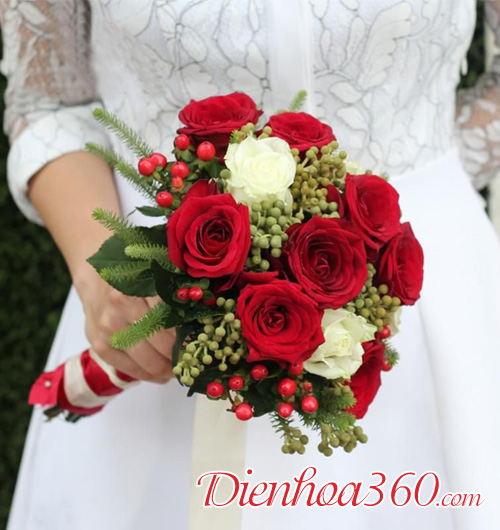 Hoa bó cầm tay cô dâu đẹp