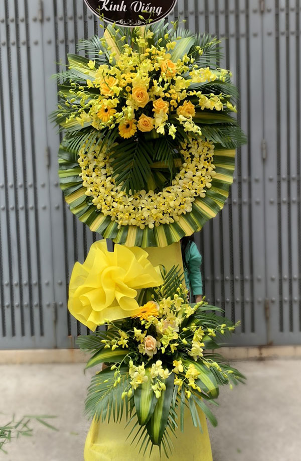 Mua Vòng hoa tang lễ màu vàng
