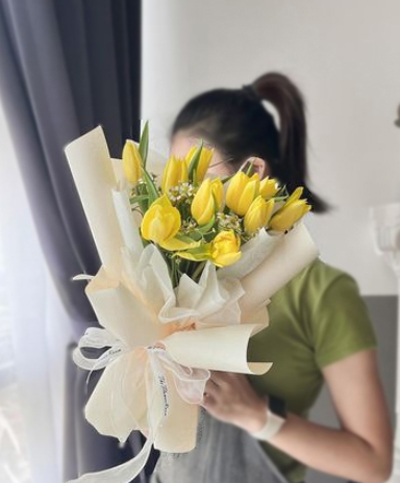 Bó hoa tuylip vàng