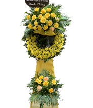 Vòng hoa tang lễ màu vàng