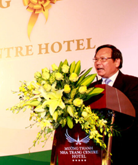 Hoa bục phát biểu Hà Nội