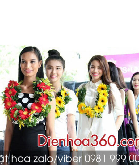 Vòng hoa đeo cổ hoa đồng tiền