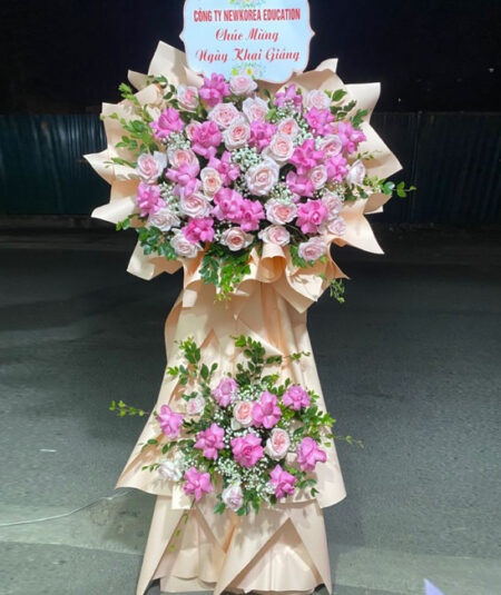 Bó hoa khai trương vào giấy